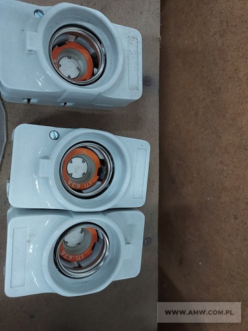 Elektryczne materiały eksploatacyjne - pakiet zawierający 9 poz. asort. (wg oddzielnego wykazu), w tym m.in.: skrzynka żeliwna typ WSPC-80, gniazda bezpiecznikowe, wstawki dolne 25A 500V itp. 